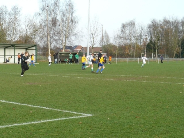 voetbal sinaai 2 vk tielrode b 0 21 november 2009 094