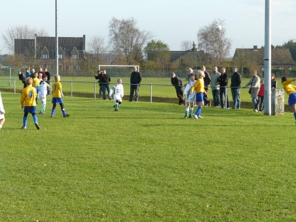 voetbal sinaai 2 vk tielrode b 0 21 november 2009 098