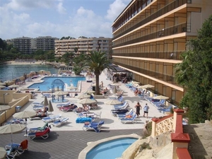 Zicht op het zwembad...