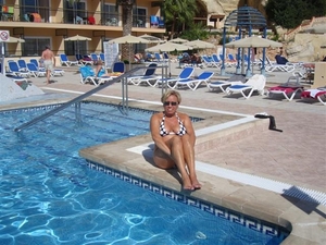 Aan het zwembad...