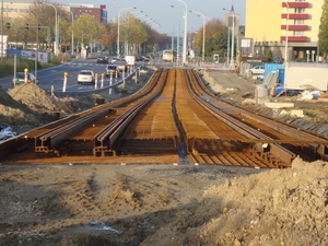 De nieuwe tramsporen en busbaan. Kant Luchtbal