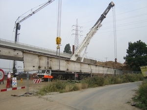 Afbreken van het tweede gedeelte van de oude brug