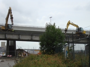 Beton op oude brug wordt weggeschoten