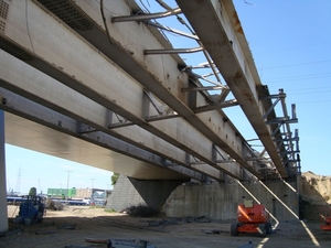 Brug nadat het beton is weggeschoten