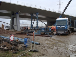 Opruimen na het plaatsen van het noordelijk brugdeel