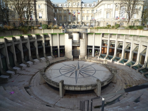 Lille _Place de la République ,Préfecture _metro op voorgrond _