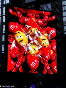 2009_11_12 NY 15 Times Square M&M's World