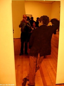 2009_11_13 NY 284L MoMa Man with yellow pants