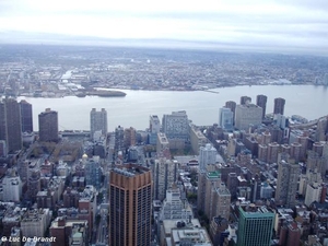 2009_11_15 NY 013L Empire State Building panorama