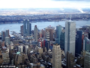 2009_11_15 NY 022L Empire State Building panorama