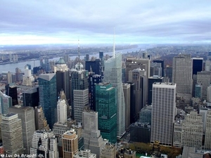 2009_11_15 NY 023L Empire State Building panorama