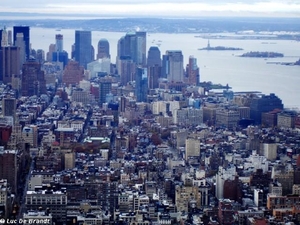 2009_11_15 NY 028L Empire State Building panorama