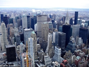 2009_11_15 NY 032L Empire State Building panorama