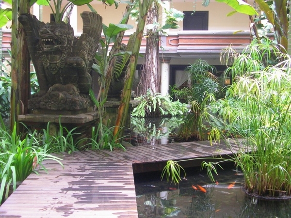 Indonesië 2 369