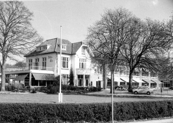 17415blauwhuis1980