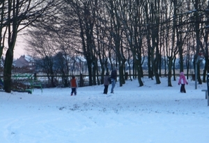 OP HET SPEELPLEIN MOSTEN