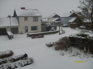 ONZE BUURT IN DE SNEEUW