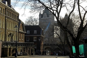 The Tower Bridge vanaf het binnenterrein.