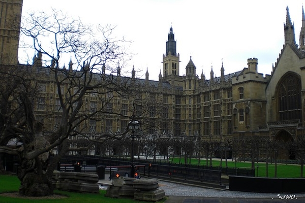 De ingang van the Houses of Parlement.