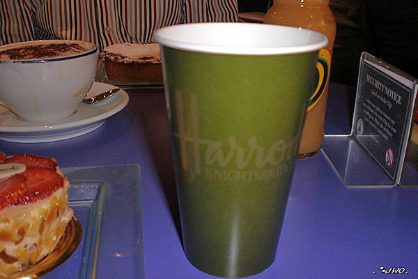 Koffie bij Harrods.