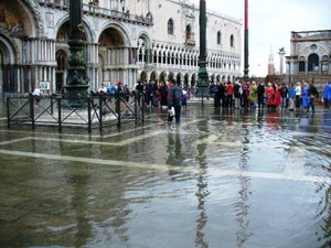 Het San Marcoplein onder water!