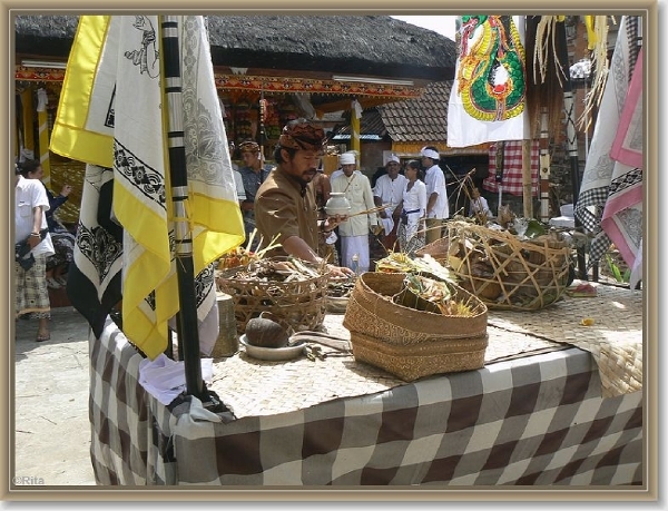 Ceremonie in Carangsari