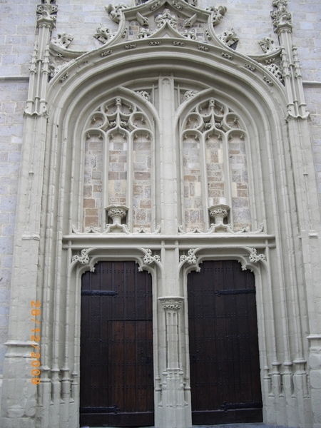DE INGANG VAN DE SINT-MARTINUSKERK