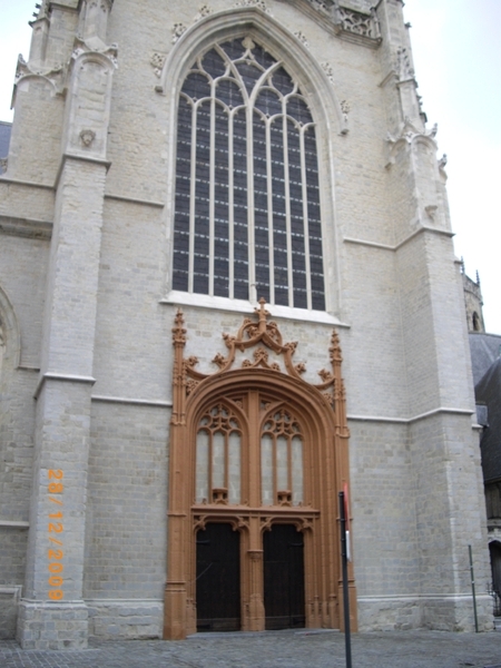 ANDERE INGANG VAN DE SINT-MARTINUSKERK