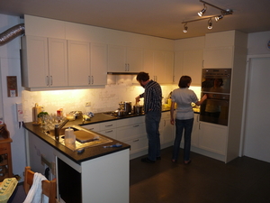 2009_12_31 32 Kortrijk Paul-Ann (keuken) - Paul, Elisa