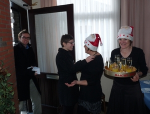 2009_12_27 16 Kemmel - caf - ontvangstcomit - Kathleen en Mieke