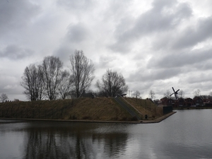 10.03.13.IJZENDIJKE VERDEDIGINGSWAL