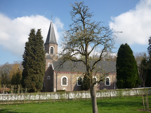 10.04.11. ST MAARTENS LATEM .KERKJE DEURLE