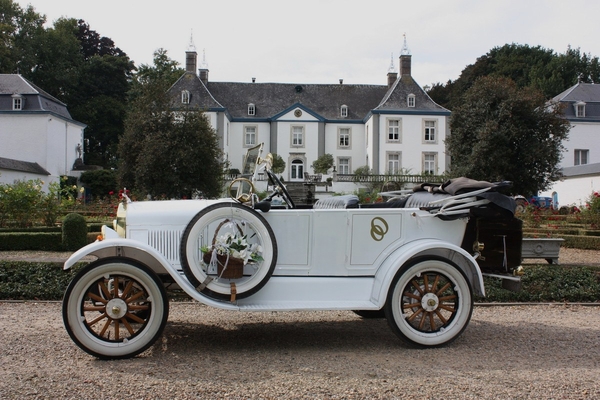 OLDTIMERS TE HUUR bruidswagens ceremonie