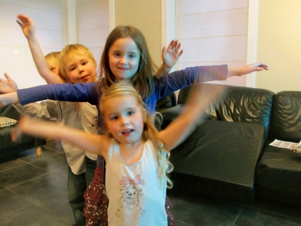 2010-01-24 kleinkinderen aan het dansen 02