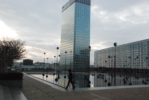 024  Parijs La Defense en metro