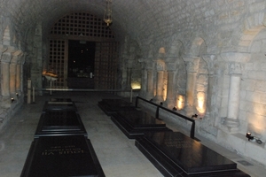 130  Parijs Basiliek van Saint-Denis - crypte