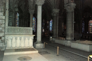 140  Parijs Basiliek van Saint-Denis - crypte