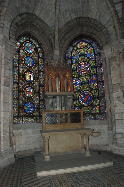 148  Parijs Basiliek van Saint-Denis - crypte