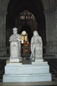 154  Parijs Basiliek van Saint-Denis - crypte