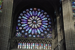 156  Parijs Basiliek van Saint-Denis - crypte