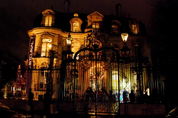 232  Paris by night