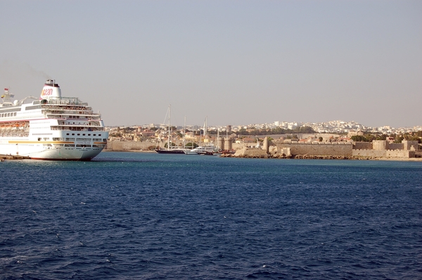 406Boottocht naar eiland Simi