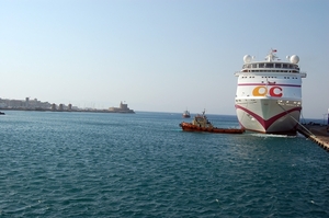 568 Rodos wandeling over boulevard