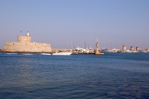 598 Rodos wandeling over boulevard