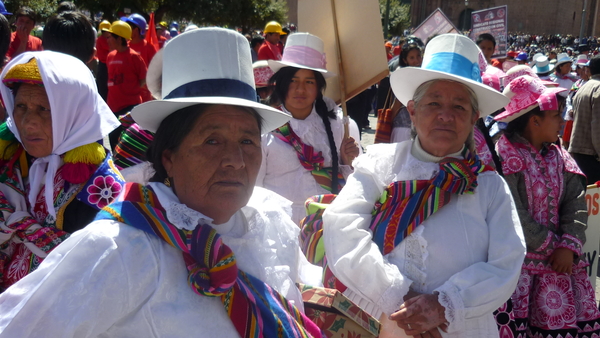 cusco gezichten op de plaza (2)