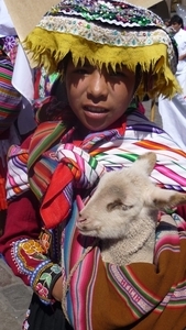 cusco gezichten op de plaza (3)