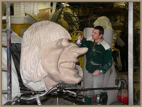 sized_sized_P2030027a carnaval opbouw