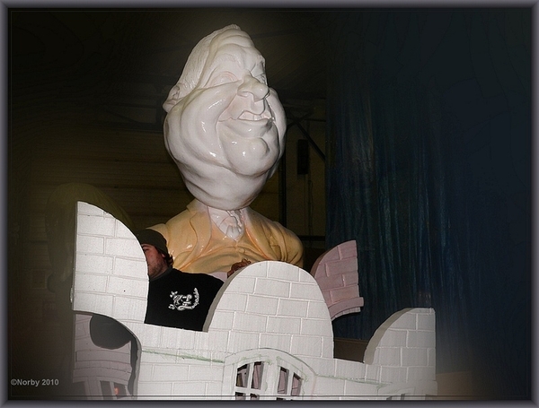 sized_sized_P2030034a carnaval opbouw