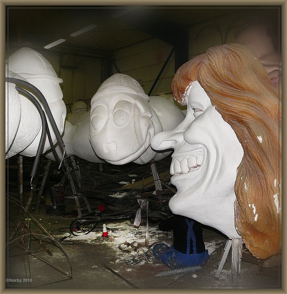 sized_sized_P2030046a carnaval-opbouw