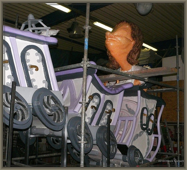 sized_sized_P2030182a karnaval - werk hallen